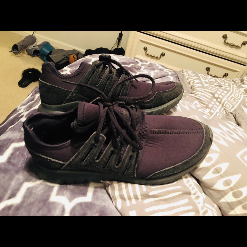 tennis shoes